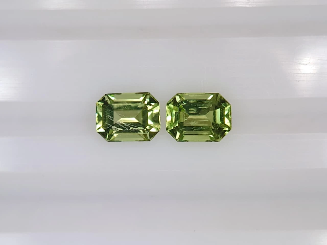 0.95ct Emerald Faceted Natural Peridot Pair from Pakistan — view 5